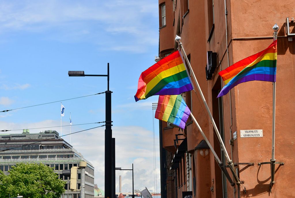 Pride-lippuja