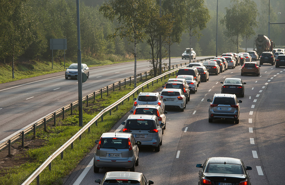 autot kuormittavat ilmastoa